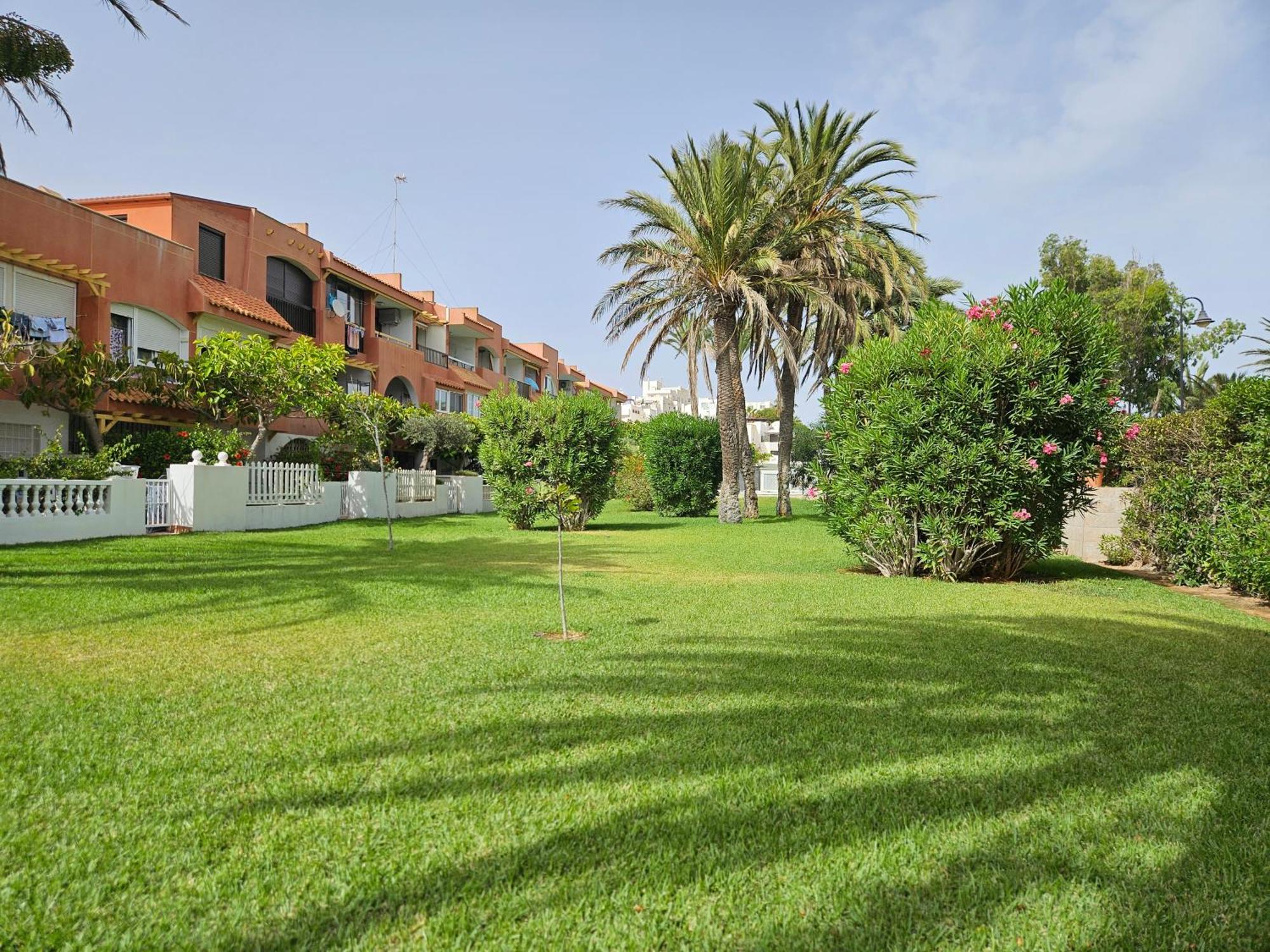 Apartamento Buganvilla Beach Roquetas de Mar Exteriör bild